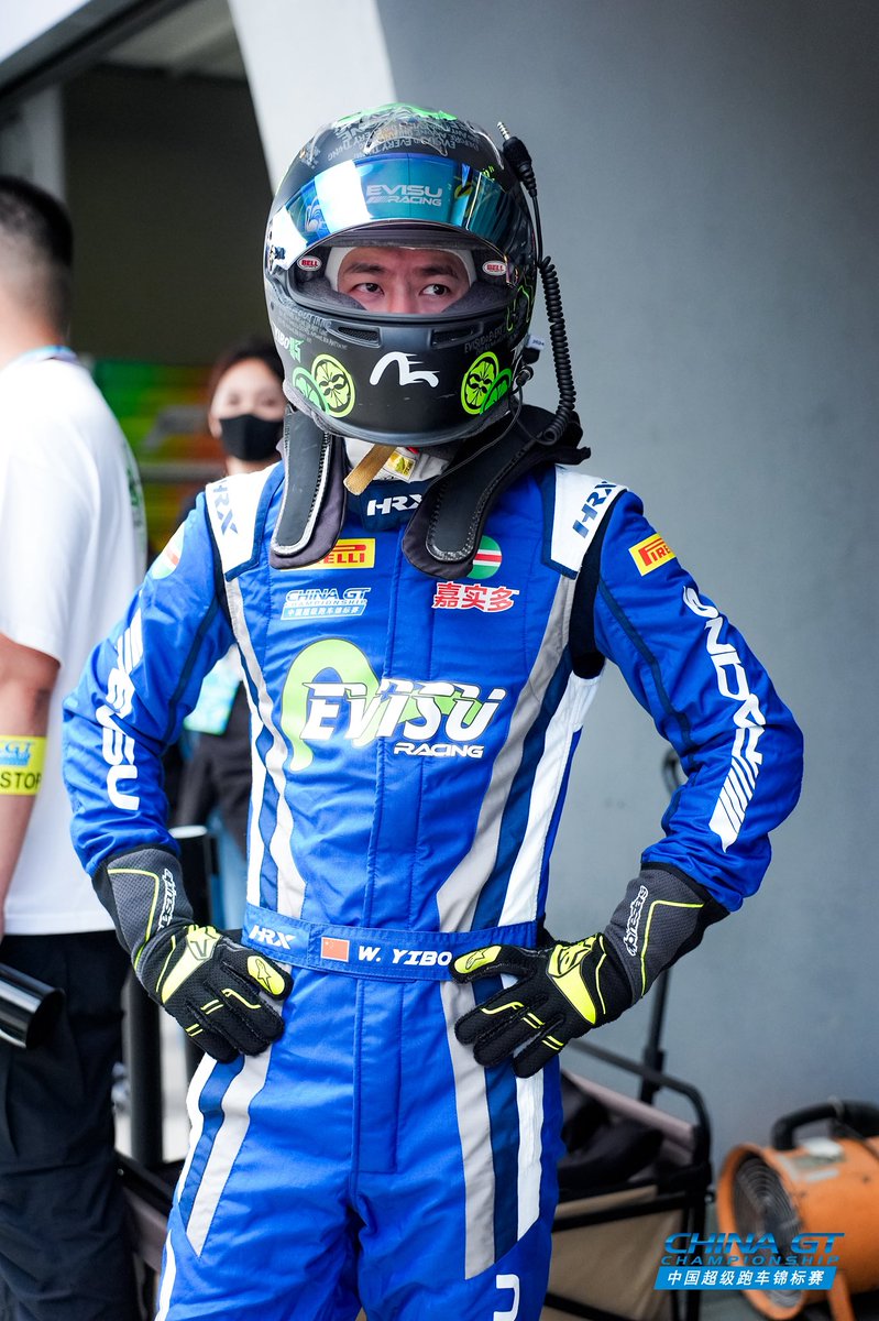 fallinginyibo85's tweet image. เท่ขนาดนี้ แฟนคลับเรียก อ้วม...
อืม เครเลย 55555555555

85 TAKES POLE AT SIC
#WANGYIBOxGT3QUALIFYING