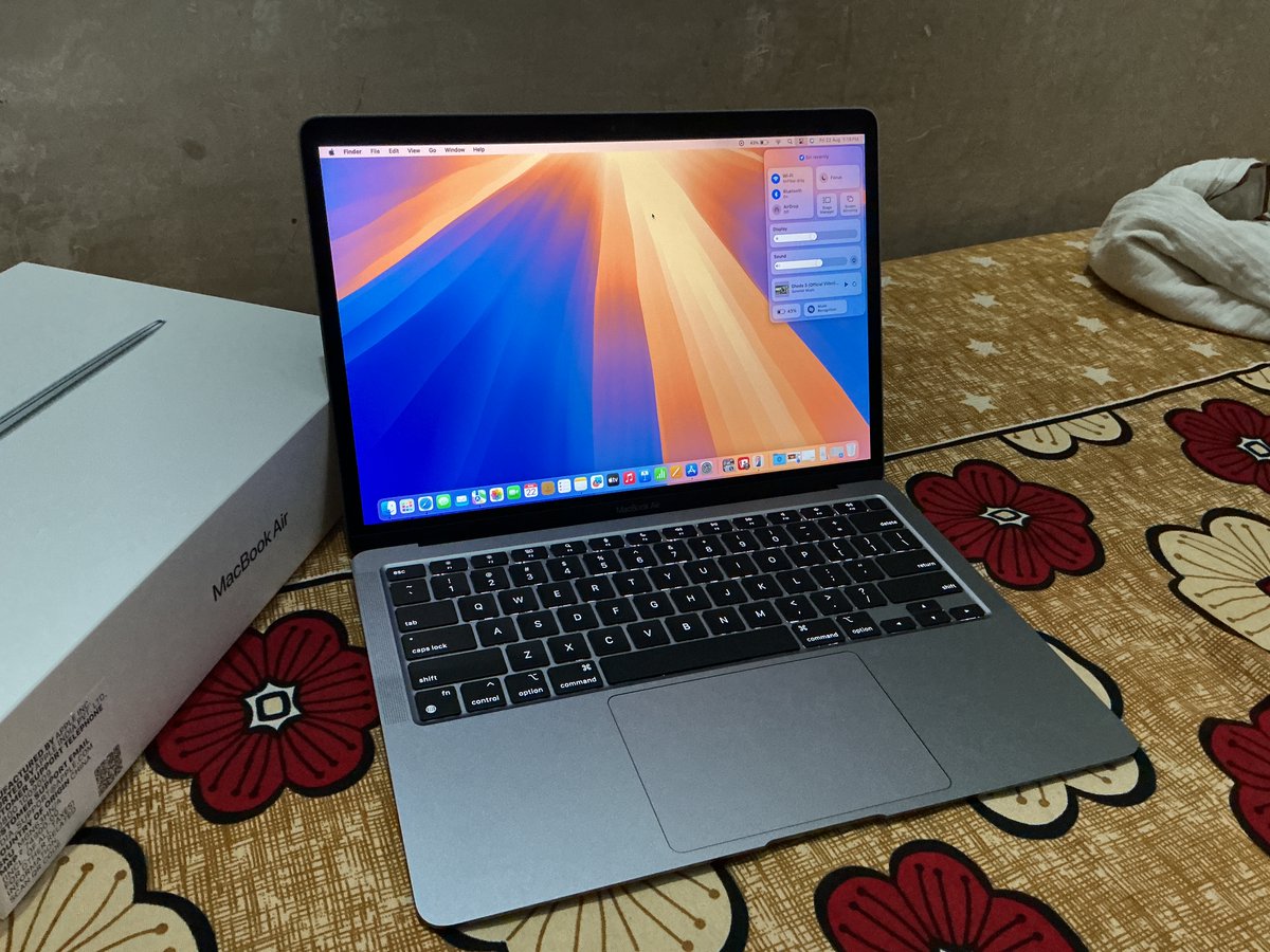 hackedrohit's tweet photo. My brother recently got a MacBook Air M1 (2020) and is starting to learn programming. Do you think it’s a good choice for coding and development, or would another setup be better? Would love to hear your thoughts.

#Programming #MacBook #MacBookAir #M1Chip #Coding #DeveloperSetup https://t.co/H8nB763M1e