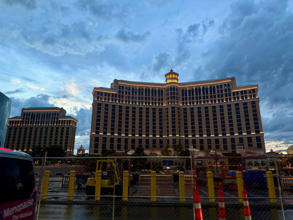 KerryBilicki's tweet image. Get your views in while you can. 🫤

#wtf1

@VitalVegas @LasVegasLocally