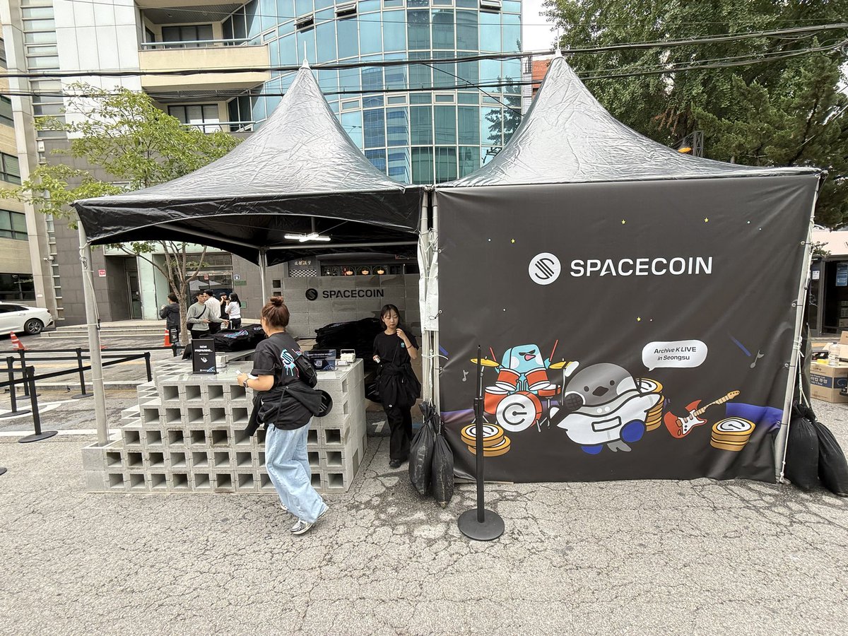 .<a href="/CafeGM_/">CafeGM</a> Mini in Seongsu with @_spacecoin