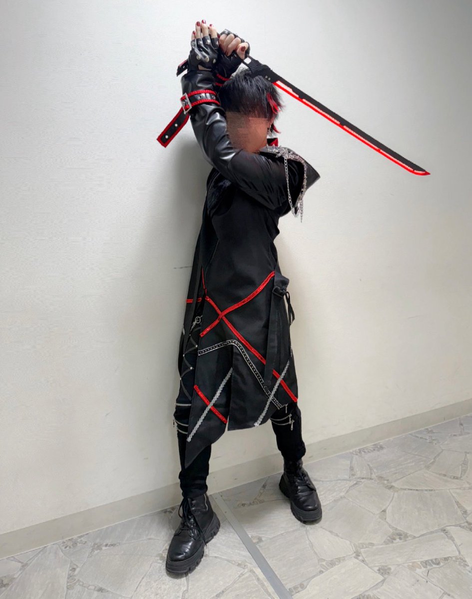 今回の俺のソロライブの衣装と剣 かっこよすぎwwwwwwwwwwwwwwwwwwww