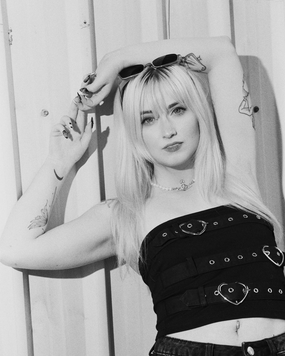 pengi_amp's tweet image. shot on film with @/sometimesmaybe_leica (insta) the other week and I am STOKED with pics (you are going to see these pics posted everywhere sorry 😎)