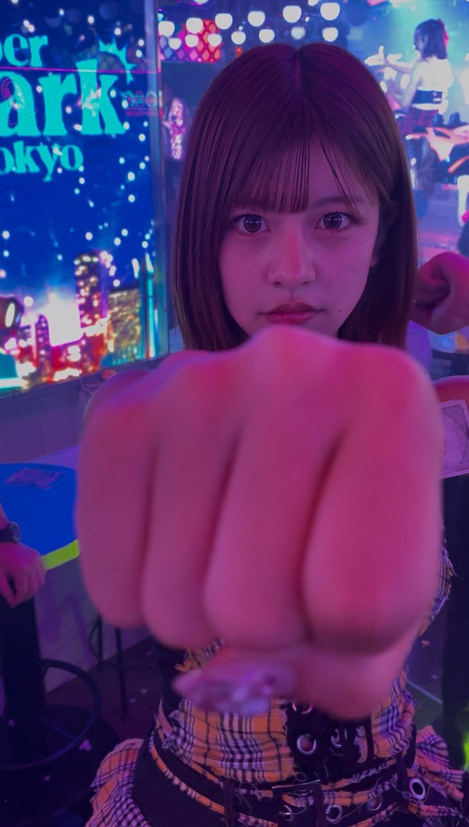 25.9.18

God knows...にDEEN
すぱすぱでの選曲が神すぎるらんかちゃん
その歌唱力は世界の有名バンドの方々にも
響きスカウトされるくらいのパワー
それでいてエンタメ要素を
ぶっ込んでくれるので真の意味での
オールラウンダーなのである🦥

#63ANGEL 
#バーレスク東京
#すぱすぱ