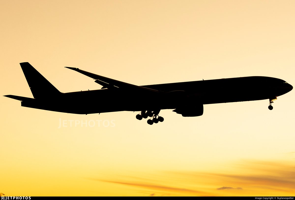 A Qatar Airways 777 landing in Sydney. jetphotos.com/photo/11825731 © SLplanespotter