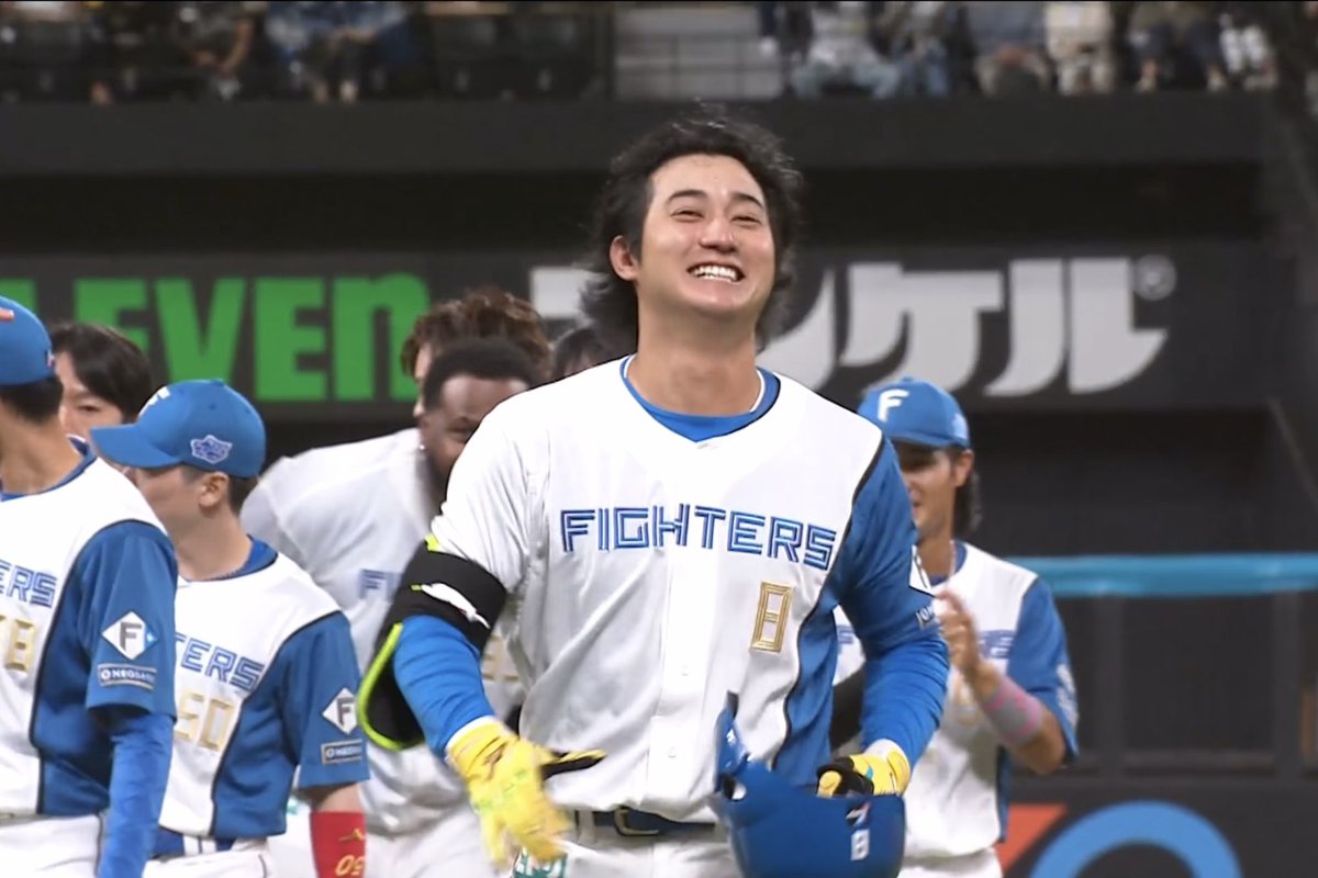 by_Mobb's tweet image. 山懸　淺間　

ありがとおおおおおおおおお。

本当にありがとおおおおおおおおおおおお。

さよならだああああああああああ😭

#日ハムファンなら全員友達　#lovefighters #日ハム
