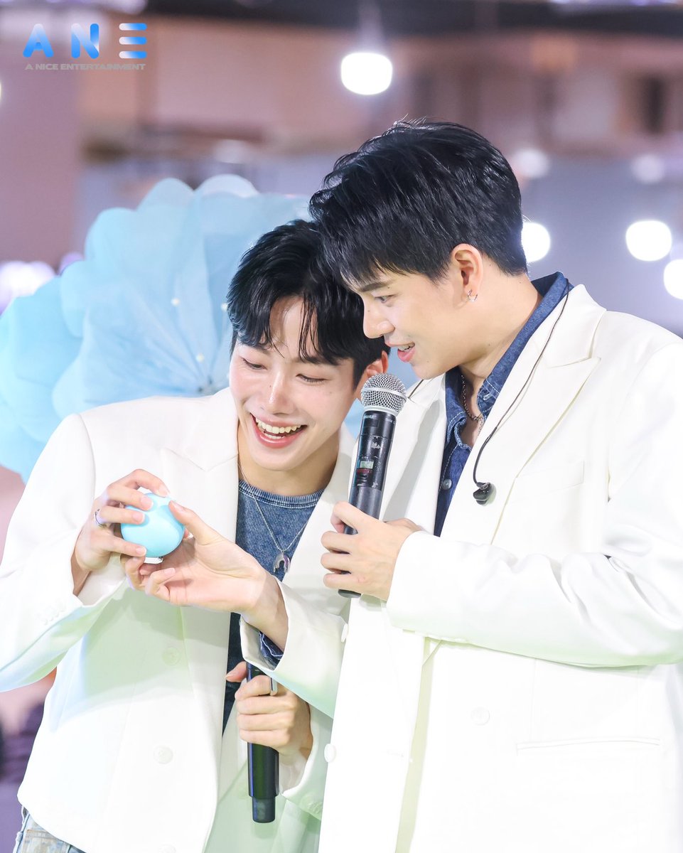 โอโห น้องว.สวยมาก กราบความสวยสดใสนี้ พ่อป๋มมีเติมจุดเสน่ห์ตรงจมูกด้วยหล่อ ครบจบคู่เยย 🫡

SVN x EVEANDBOY x YINWAR 
#PuppycollectionxYinWar 
#yinyin_anw  #warwanarat #หยิ่นวอร์ 🌞🌻¨̮