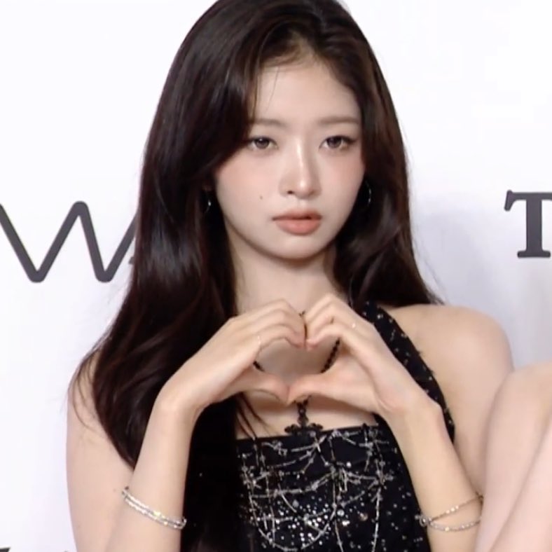 mandu_rei's tweet photo. 레이님............ https://t.co/TDGCzGBJSe