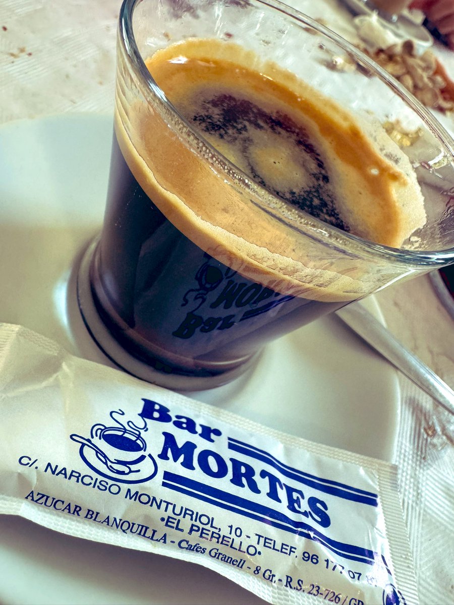 Bon dia pel mati….
Quasi rematant l’estada prop de l’arena i l’aigua salada. 
Esmorzar al #BarMortes al #Perello
Ara becadeta i a les 14h LLEVANT!! 💙❤️💙❤️💙❤️🐸🐸🐸🐸🥜🥜🥜🥜
Paseu molt molt dissabte amigues i amics!! 
😘😘😘😘😘😘🥜🥜🥜🥜🥜