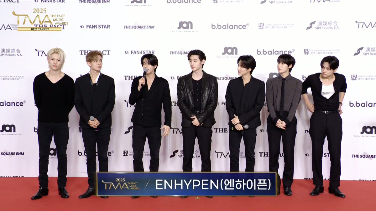 ชุดเดินพรมแดงงานประกาศรางวัล TMA ไหนคือความเข้ากัน5252522552 
- ไปเที่ยว = นิกิ เจย์
- ประธานบริษัท = ฮีซึง เจค จองวอน
- พนักงานบริษัท = ซอนอู
- ไบเกอร์หนุ่ม = ซองฮุน