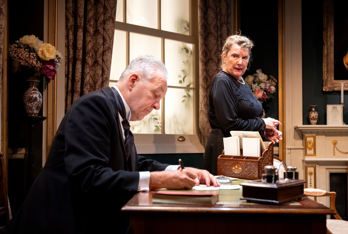 "This play is a lovely rediscovery with a great depth and charm" - Lou Reviews
loureviews.blog/2025/09/20/the…

A.A. Milne's The Truth About Blayds <a href="/finborough/">Finborough Theatre</a> to 4 Oct

With #WilliamGaunt, <a href="/Daisygraceful/">Karen Archer, @Daisygraceful</a>, Oliver Beamish, Catherine Cusack, <a href="/AGeorgeBridger/">George Rowlands</a>, Lucy Jamieson, Rupert Wickham.