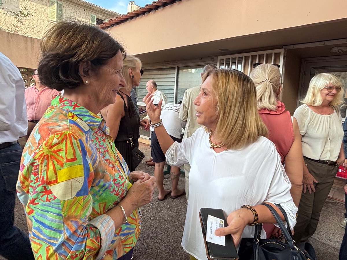 J'ai inauguré hier soir la nouvelle salle du CIL du Mourillon. Merci à  ce CIL particulièrement actif, son président Daniel Garcin et toute l’équipe pour leur engagement au quotidien.
La démocratie participative prend vie grâce à vous. Ensemble, au service des Toulonnais 💛🩵