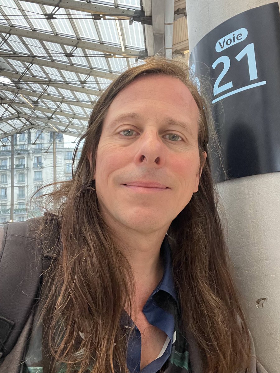 On my way to Zuidhorn! Tonite I play Hotel In’T Holt w <a href="/astridyoung/">astridyoung</a>  ! 1930h - I believe tix are €20. We have room for a few more, email ahcwegman @ cs . com!
Funny how those 545am wake up times for travel can be energizing…I feel good! Missing my family already tho.