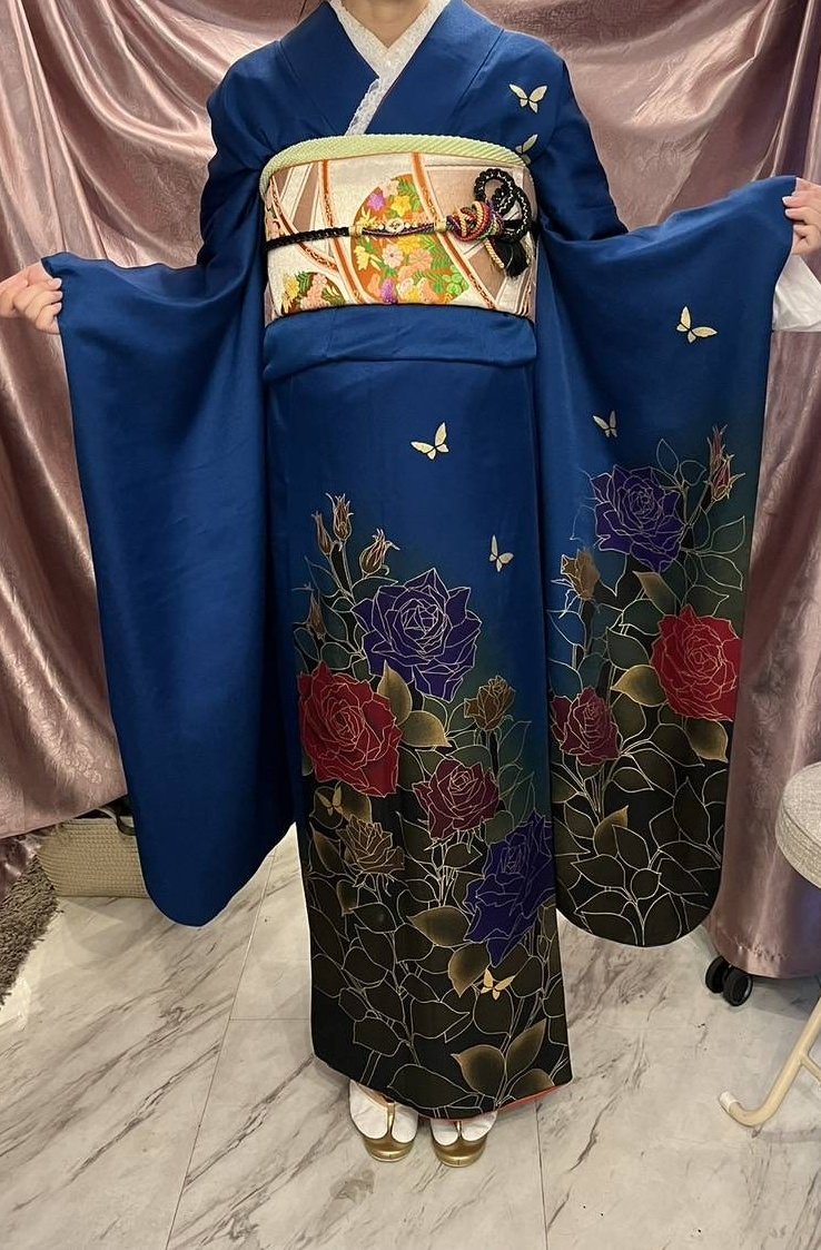 現品限り！早い者勝ち！ほぼ買い足しなし！　店頭展示品　刺繍　振袖　フルセット 現品限り！早い者勝ち！ほぼ買い足しなし！ 店頭展示品 刺繍