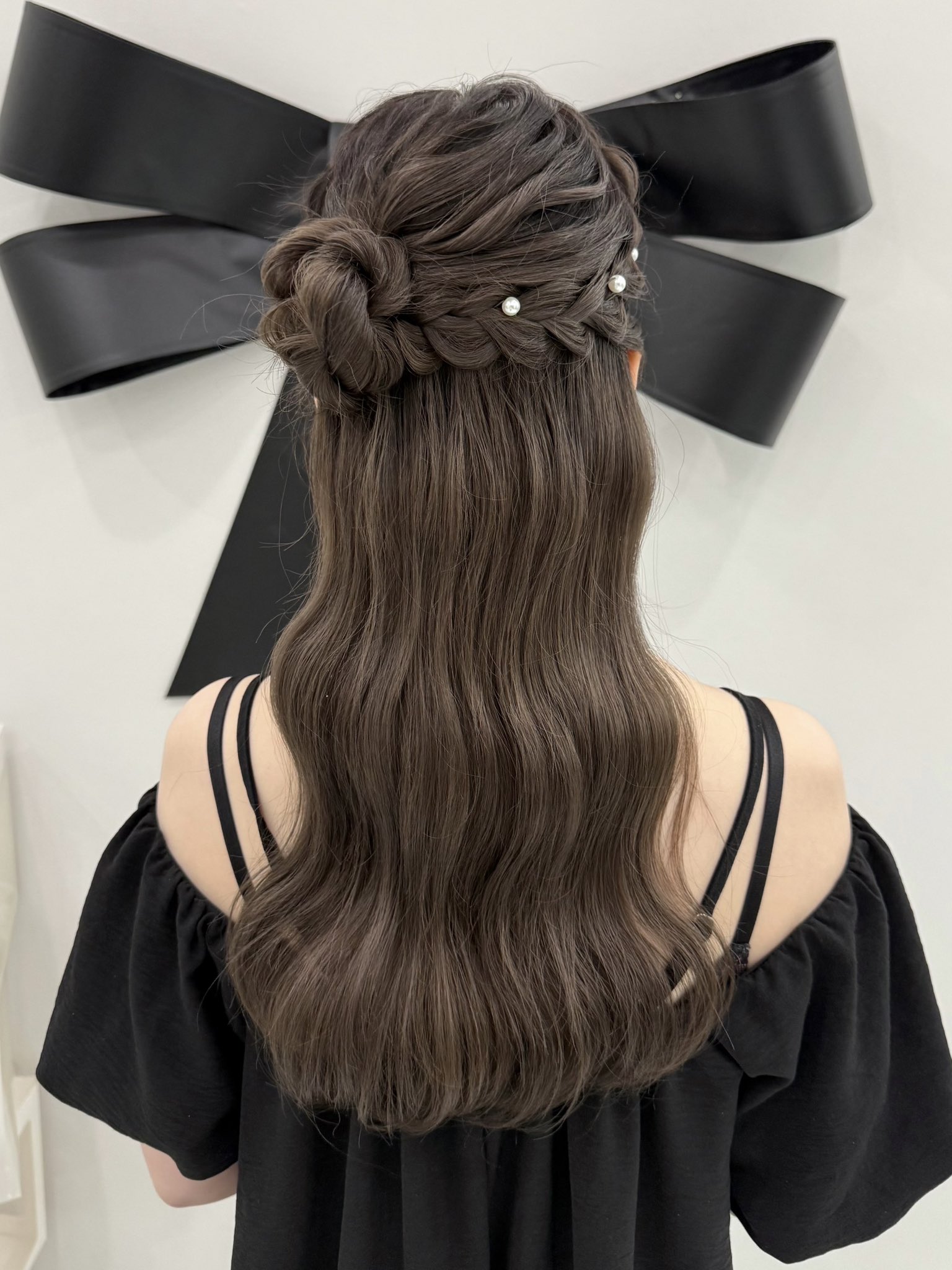 ROES❣️夏アレンジ、梅雨アレンジ❣️ ローポニーテール💐 サイドはツイストアレンジをいれて もふもふ