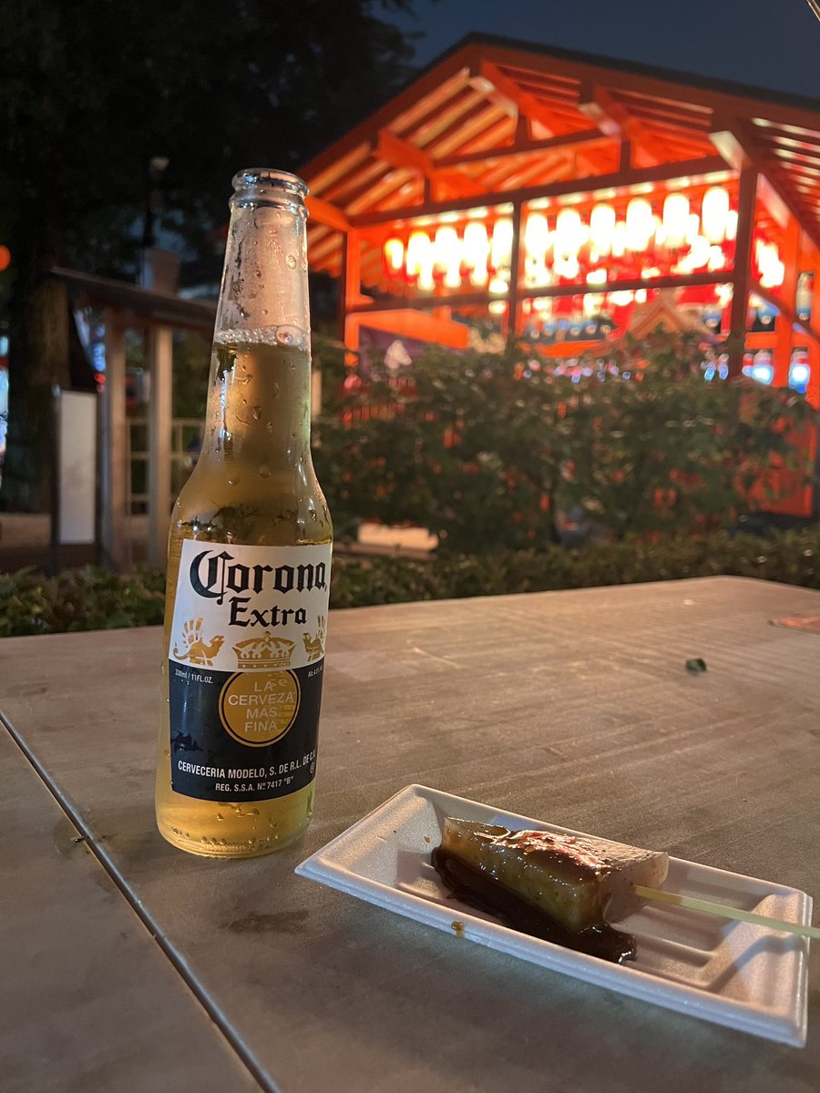 子供らと地元の祭り。隅っこでキンキンに冷えたビールを飲んで、夏が終わってく。