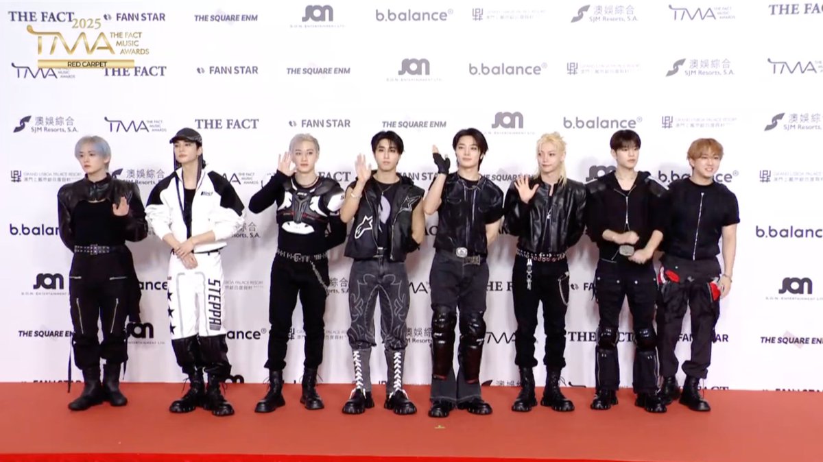 💙 #StrayKids x TMA 💙

STAY, THEY ARE HERE! 

STRAY KIDS KARMA AT 2025TMA
#STRAYKIDSx2025TMA