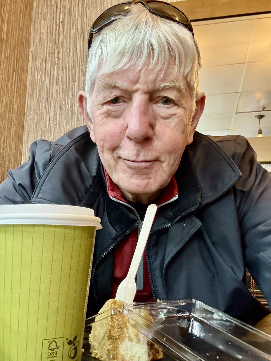 Quarter-final journey begins.

The Mission: win and proceed to end 75 year wait to lift the Scottish League Cup

Edinburgh - Paddington believes

Breakfast of champions - biscoff and coffee

Next stop Aberdeen - a win then a Hampden semi 

#coyw @motherwellfc @steelmenhistory