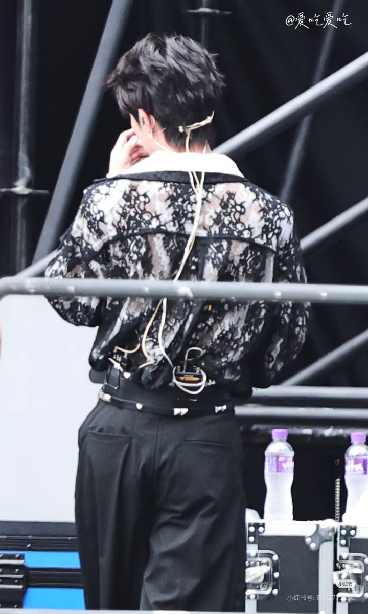 yibaobao_'s tweet image. Who is this diva? 🙂‍↔️

DESIRE4 TMA2025 DEBUT STAGE
#TMA2025withDESIRE4
#SeekyLi #LiPeien