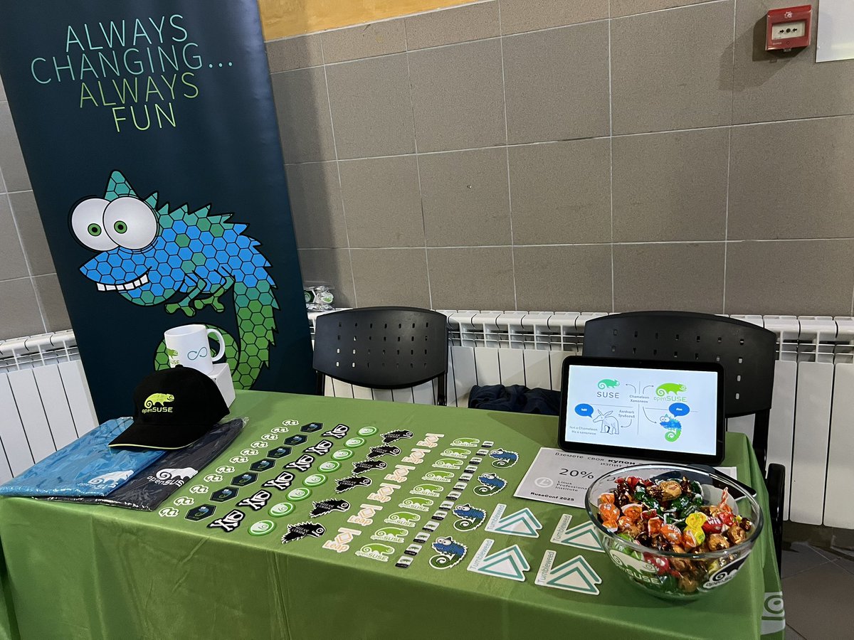 shekeriev's tweet photo. Няколко снимки от пътуващия щанд на #openSUSE и #LPI на #RuseConf
- - -
A few pictures of the #openSUSE and #LPI travelling info booth at #RuseConf https://t.co/vYOQttBaw6