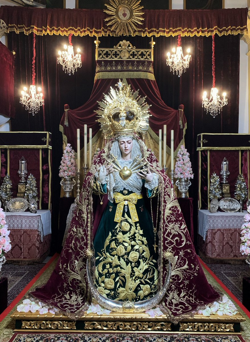 VeraCruzAriscal's tweet image. 𝗕𝗘𝗦𝗔𝗠𝗔𝗡𝗢𝗦 𝗬 𝗔𝗖𝗧𝗢 𝗥𝗘𝗩𝗘𝗥𝗘𝗡𝗖𝗜𝗔𝗟 |

María  Santísima de los Dolores ya se encuentra expuesta en devoto Besamanos en el coro de la Parroquia, para recibir los besos y oraciones de todos los fieles y hermanos de nuestra Hermandad.