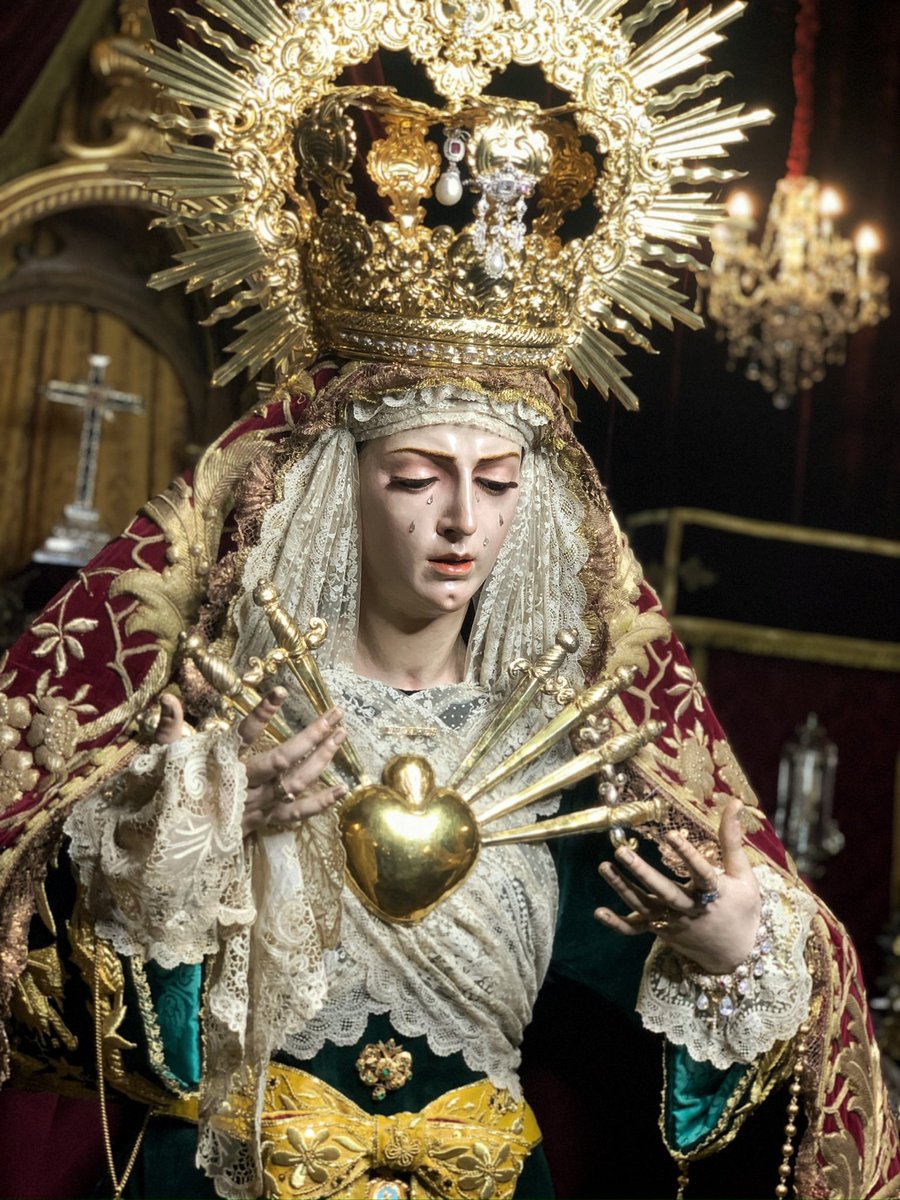 VeraCruzAriscal's tweet image. 𝗕𝗘𝗦𝗔𝗠𝗔𝗡𝗢𝗦 𝗬 𝗔𝗖𝗧𝗢 𝗥𝗘𝗩𝗘𝗥𝗘𝗡𝗖𝗜𝗔𝗟 |

María  Santísima de los Dolores ya se encuentra expuesta en devoto Besamanos en el coro de la Parroquia, para recibir los besos y oraciones de todos los fieles y hermanos de nuestra Hermandad.