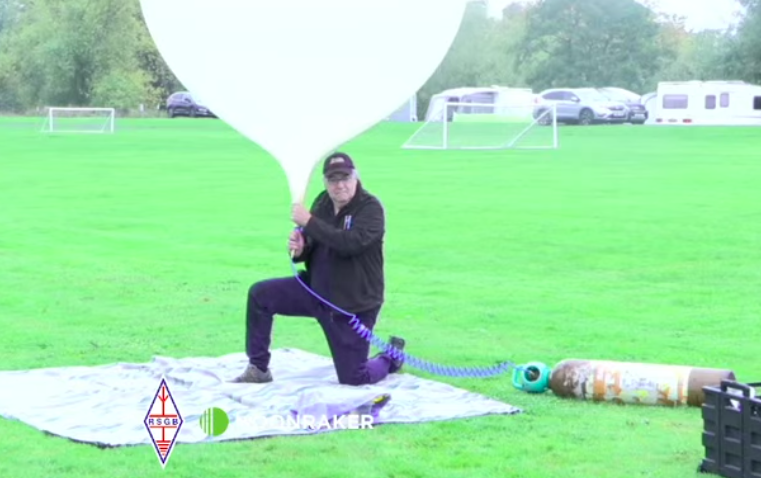 M5Jfs's tweet photo. Nearly time for @theRSGB LoRa HAB balloon challenge https://t.co/R89hLcarVH