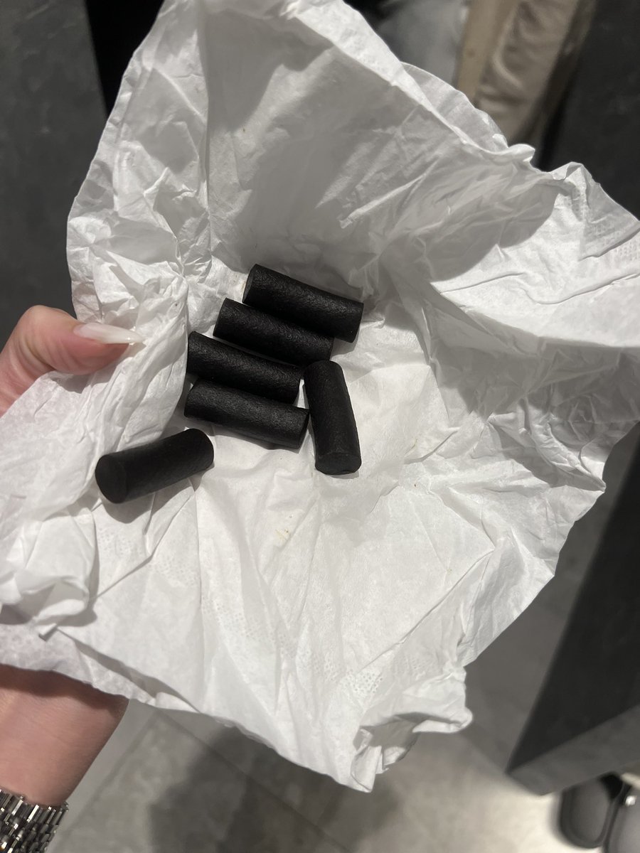 スウェーデン人のお客様に
頂いたグミ🤭
不思議な味がする🤭