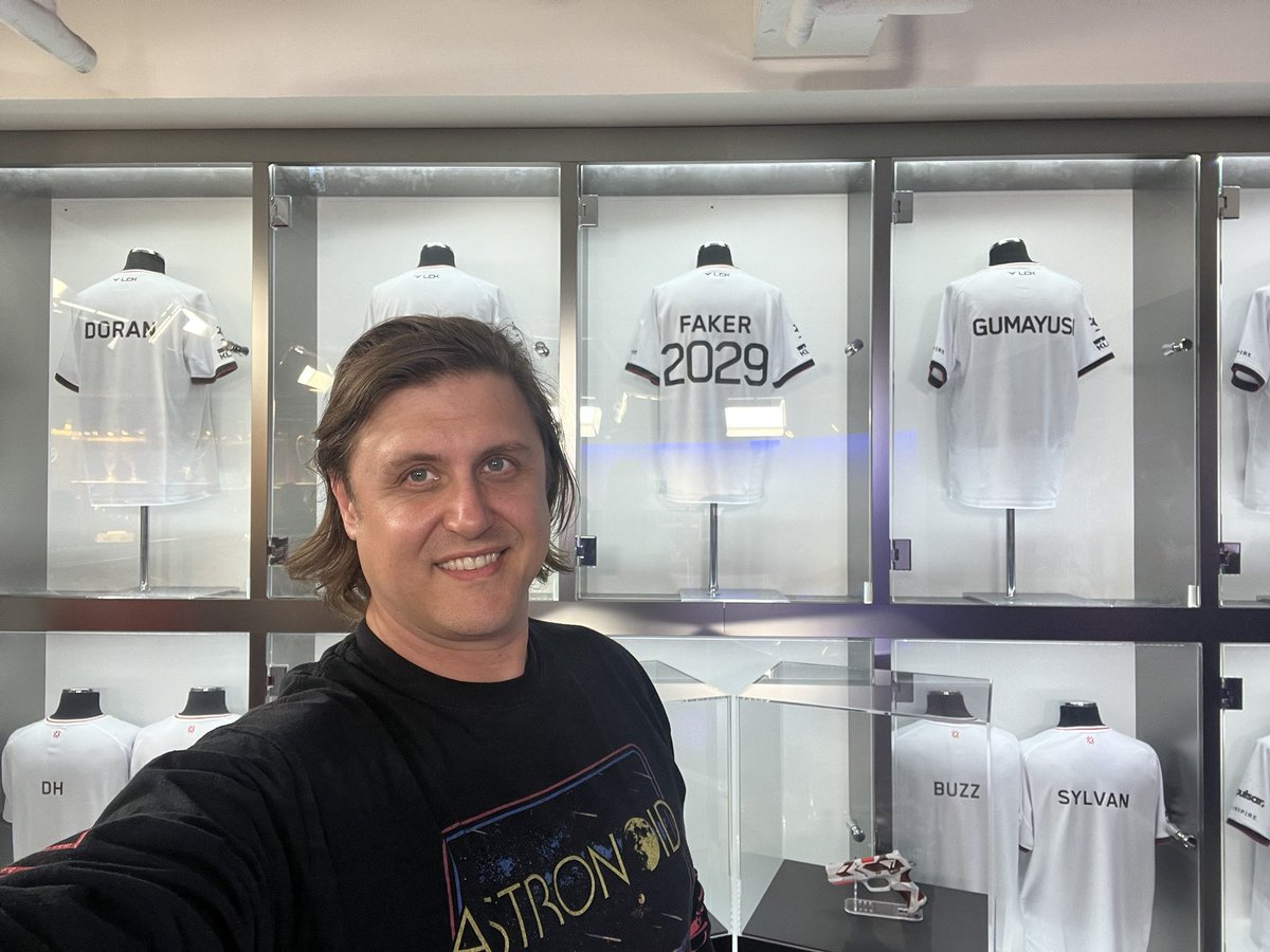 Stick with <a href="/HypurrFi/">HypurrFi</a> kittens. No luma, no tweets, no deets, but treats 🏆

Thanks for coming out <a href="/NarwhalTan/">Noel.hl (theo arc)</a> <a href="/munji33/">munji</a> <a href="/0xKaco/">Kaco</a> <a href="/chabalpha/">andrey</a> <a href="/KORypto_JUN/">JUN.hl</a> <a href="/JarryLim0110/">jerrylim.hl | SKYGG</a> <a href="/androolloyd/">androolloyd.hl</a> <a href="/KurtG/">Kurt</a> <a href="/holdforscott/">Scott</a> <a href="/ohstanstan/">Stan.hl</a> 

Special thanks to <a href="/t1_wawa/">T1 Wawa</a> for the private tour.

mewing