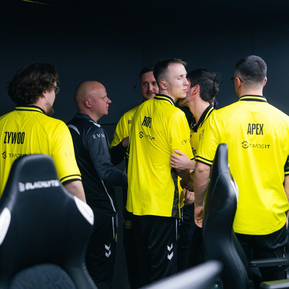 TeamVitalityCS's tweet photo. The final 2025 race 📆

🇸🇪 EPL S22 - 3/10
🇨🇳 IEM Chengdu - 3/11
🇭🇰 BLAST Rivals - 12/11 
🇭🇺 StarLadder MAJOR - 4/12 https://t.co/HlTK5jASKz