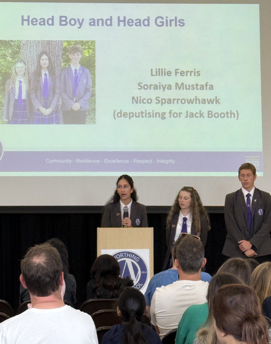 SDETrust's tweet image. Open Day in full flow. Mr Panayiotou CEO, and Mr Cook and Senior Prefect team sharing their views on @WorthingHigh and the rich education it provides both inside and outside the classroom.