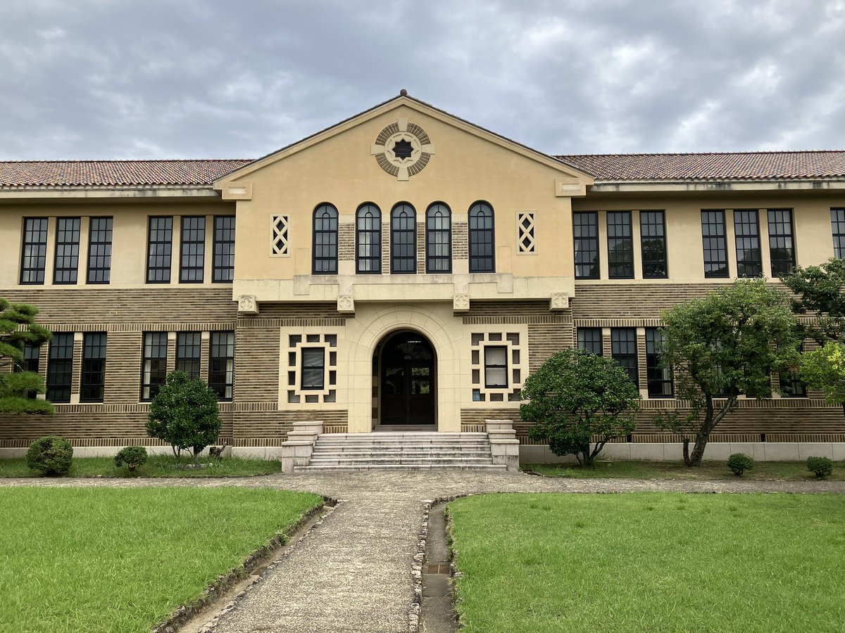 Teru1769's tweet image. 今日は、朝から神戸女学院のヴォーリズ建築(国指定重要文化財)の見学会。
本当に素晴らしかった‼️
#神戸女学院 
#ヴォーリズ建築