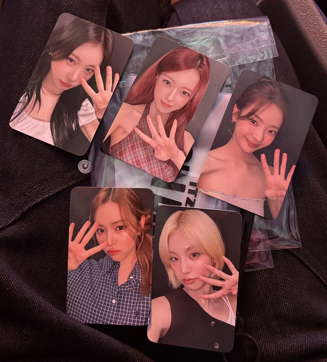📡 ITZY 4TH FAN MEETING <ON AIR> fm entrance gifts photocard set