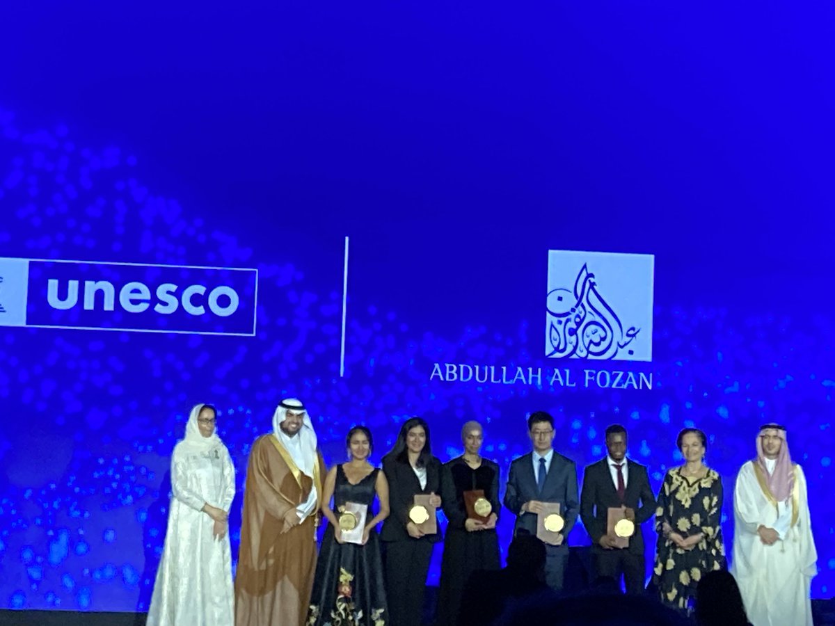PaigeDonner's tweet image. Such an accomplished lineup of #science laureates who won the #AlFozan #STEM awards hosted at @UNESCO_fr @UNESCO HQ last night. 

Science is for building global bridges! 

Thèse young innovators offer the world such hope and inspiration.