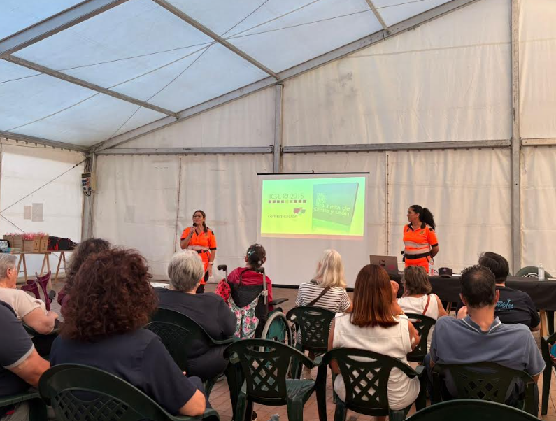 PC_Cisterniga's tweet photo. Representación de la unidad de formación de nuestra agrupación en la Semana de la Salud en La Cisterniga. Trataron el tema de la prevención de accidentes en el hogar. Buen trabajo¡¡
#ProteccionCivil #prevencion https://t.co/hxsPFzfXOU