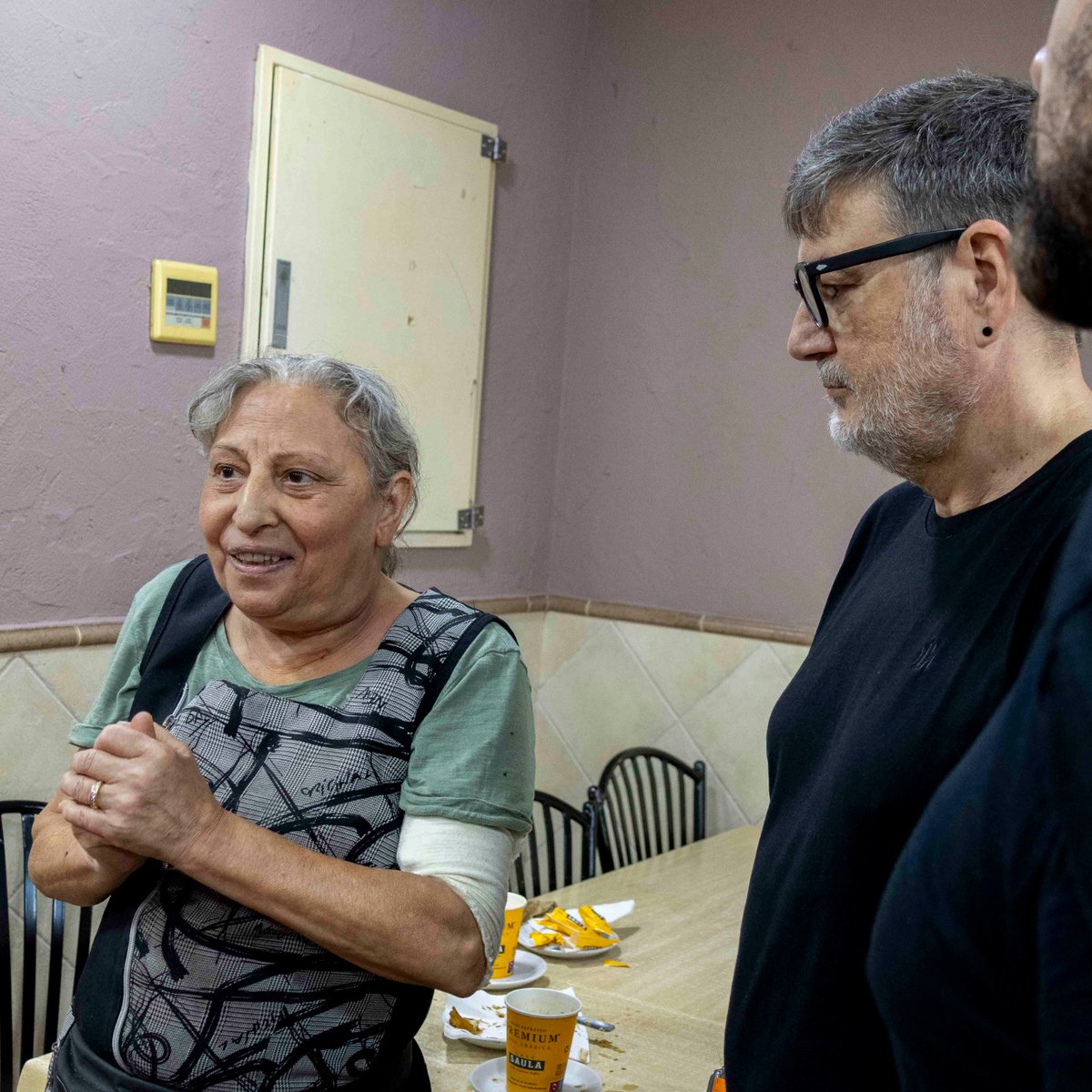 Ahir vam visitar #LaMina amb gent de <a href="/AAVVLaMina/">AAVV La Mina</a> <a href="/LluisMijoler/">Lluis Mijoler</a> i <a href="/Andres_gberrio/">Andres García Berrio</a>. Vam parlar d seguretat drogues  neteja espai public Venus i moltes altres realitats del barri. Marxem amb molt deures i un compromís indestructible d continuar lluitant x la dignificació del barri