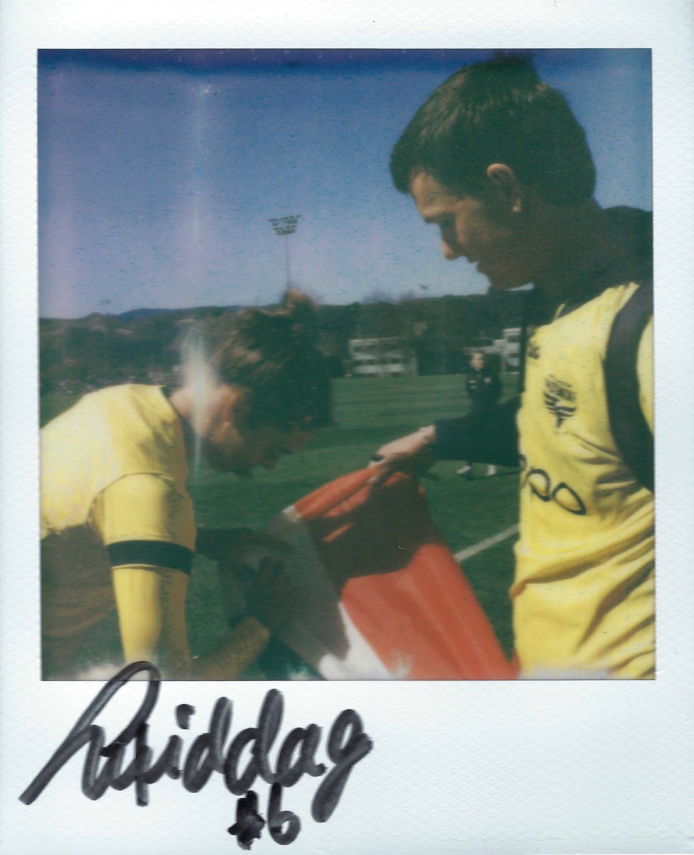DPhimphisane's tweet image. A good day out with the WahiNix at Upper Hutt. Pretty mint actually.

(Shoutout to Bev in the background in the second pic 🥲)

@WgtnPhoenixFC @tesselmiddag @FransenEthan  

#WahiNix #UpperHutt #NZCIS #Polaroids
