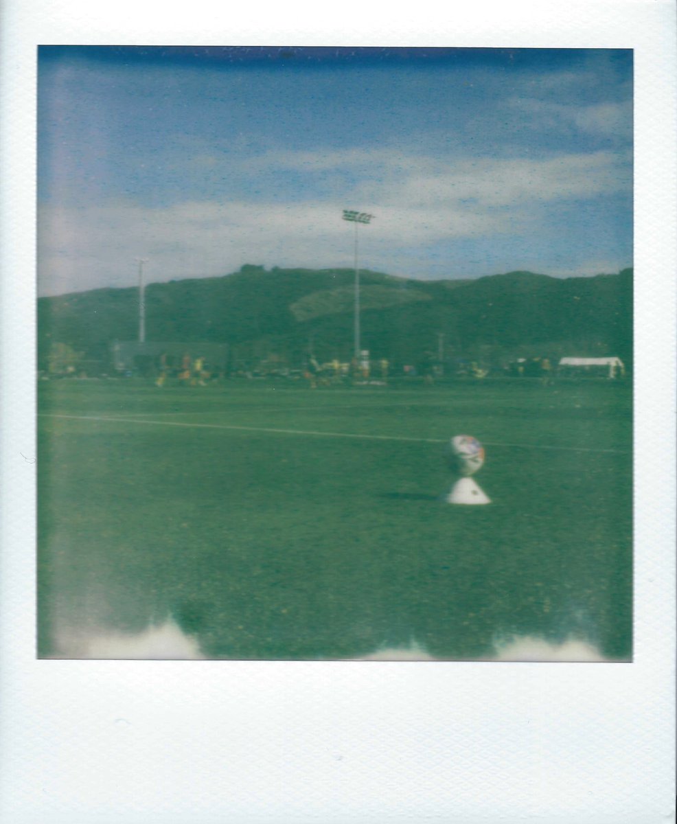 DPhimphisane's tweet image. A good day out with the WahiNix at Upper Hutt. Pretty mint actually.

(Shoutout to Bev in the background in the second pic 🥲)

@WgtnPhoenixFC @tesselmiddag @FransenEthan  

#WahiNix #UpperHutt #NZCIS #Polaroids