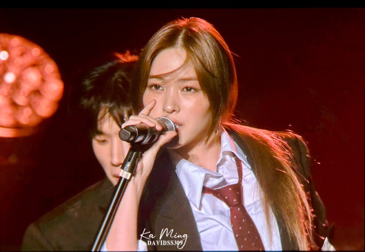 davidss309's tweet image. [프리뷰] 250920 있지 팬미팅 ON AIR p2
#ITZY #있지 #류진 #RYUJIN
Standing next to you
Standing in the fire next to you