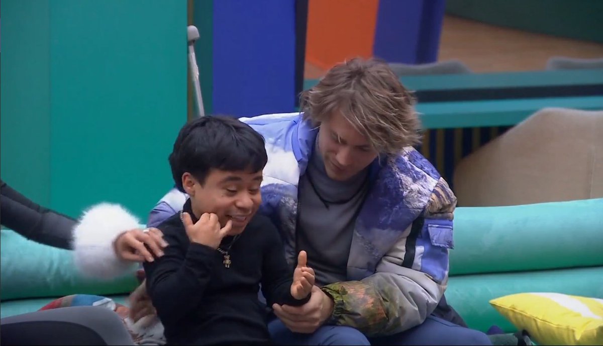 Abelito si se awitó, al inicio de la llamada con Daniel Sosa pensaba que era su papá 🥺💔
#LaCasaDeLosFamososMx
#LaCasaDeLosFamososMx3