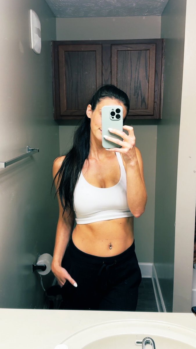 RT if you wana bend me over the sink 😏