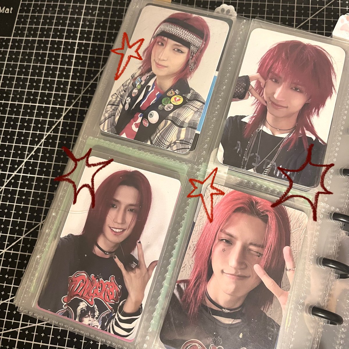 rockstarkkito's tweet image. hey guys check out the redhan collection ⁉️🍎🎸🥩🦞🪓
