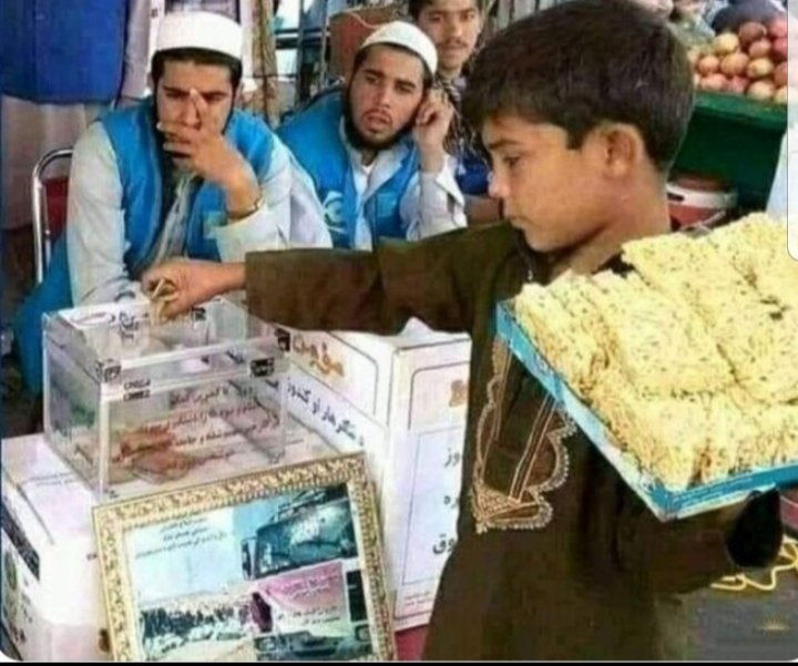 "اس قدر ناز تھا اسے اپنی کمائی پر"
" وہ اپنے ہی رب کو قرض دے آیا"