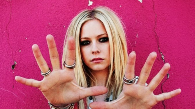 Ojalá si salga algo por los 20th de tbdt y no lo deje morir como los de Under My skin.