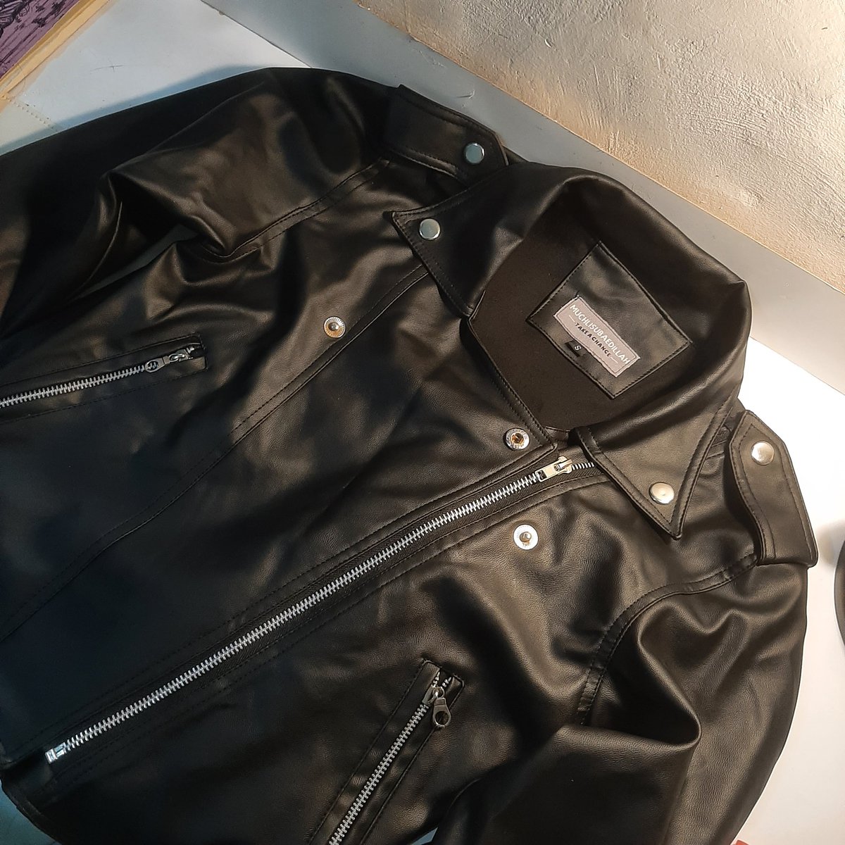 wts jual leather jacket baru 1× dipakai
🏷80k
🚛 shipping from tangerang
📦 bisa shopee