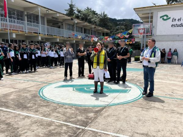 VirtualNotMX's tweet photo. 📚 EDUCACIÓN |  Refuerza Conalep Puebla cultura de protección civil https://t.co/z24KccLl18 🔗 #ProtecciónCivil #SimulacroNacional #ConalepPuebla #Educación #Seguridad https://t.co/oglqP2qvCG