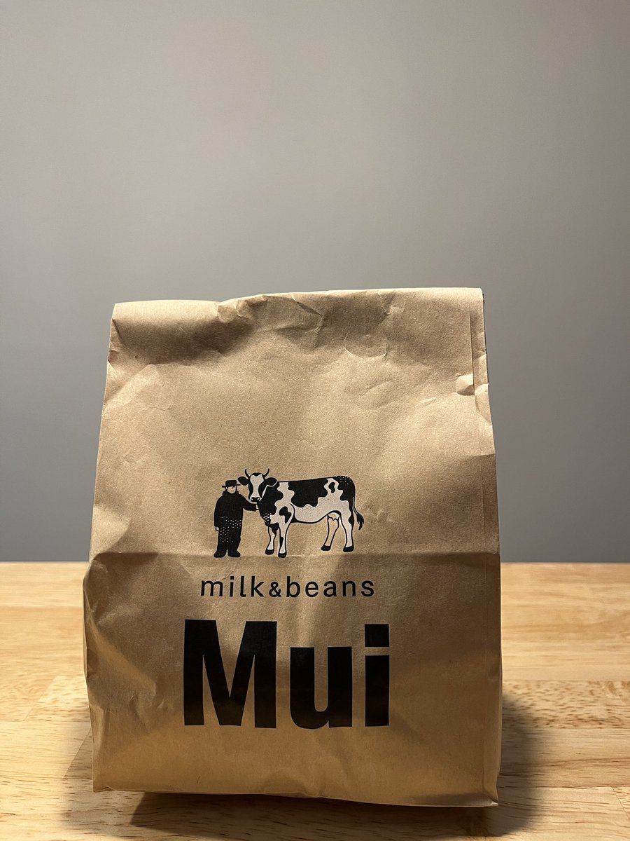 enya_hitogoto's tweet image. クリームたっぷり、生地はサックリで
美味しいシュークリーム😋
素敵な男性店員さんでした🫶✨
#ミューイ
#mui
#コレもう食べた