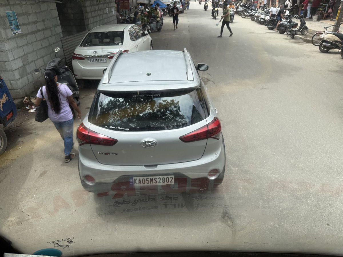 Was doing a recce of the HSR feeder route today and on our way, this vehicle was just parked right in the middle of the road blocking the road. Driver honked so many times, the fellow was nowhere near or came over to move the vehicle. Lack of civic and public sense is our undoing