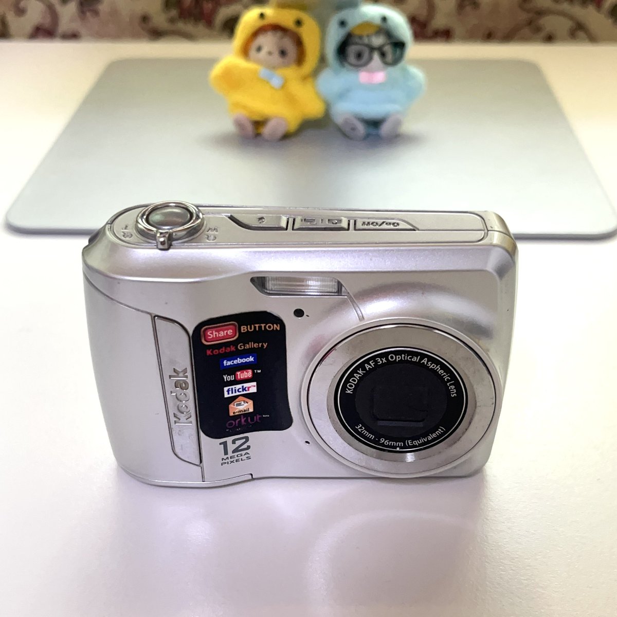 디카 양도 판매

키키디카) 코닥 이지쉐어 c143 실버

46.0 배송비 별도

번장 1noag 에서 
상품에 대한 유의사항 및 설명 확인 후 구매 필수 (읽지 않고 구매시 책임x)

빈티지 디지털 벼룩 카메라