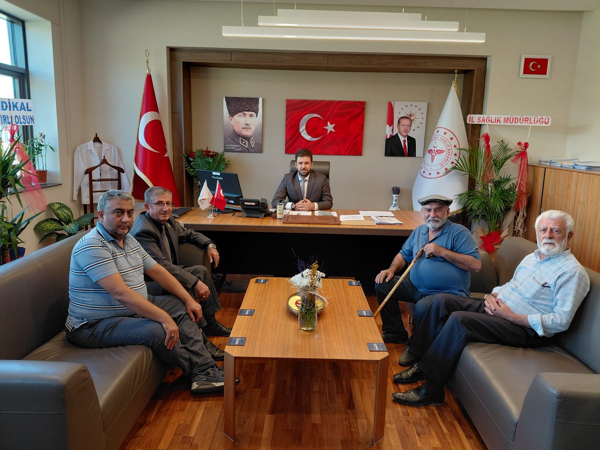 harputder23's tweet photo. Harput Der Yönetim Kurulu olarak Şehit Fethi Sekin Şehir Hastahanesine Başhekim olarak atanan değerli hocamız Dr. Öğretim Üyesi Fatih Demir beye hayırlı olsun ziyaretinde bulunduk. Değerli hocamıza yeni görevinde başarılar dileriz. https://t.co/fq96TQOGz0