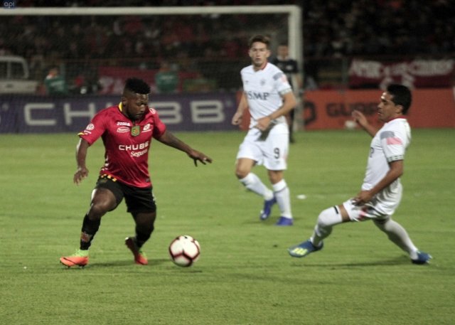 🚨🇪🇨 Jonathan "Speedy" González fue ASESINADO a tiros.

Speedy jugó en Liga De Quito, Olimpia, Independiente Del Valle, León, Dorados De Sinaloa, Deportivo Cuenca, entre otros clubes.

Con su muerte, YA SON 3 los futbolistas asesinados en Ecuador este mes de Septiembre.

QEPD.